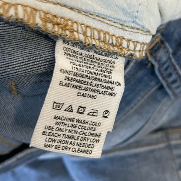 Free People Great Heights Frayed Hem Distressed Jeans Size 28 Medium wash - Picture 8 of 9